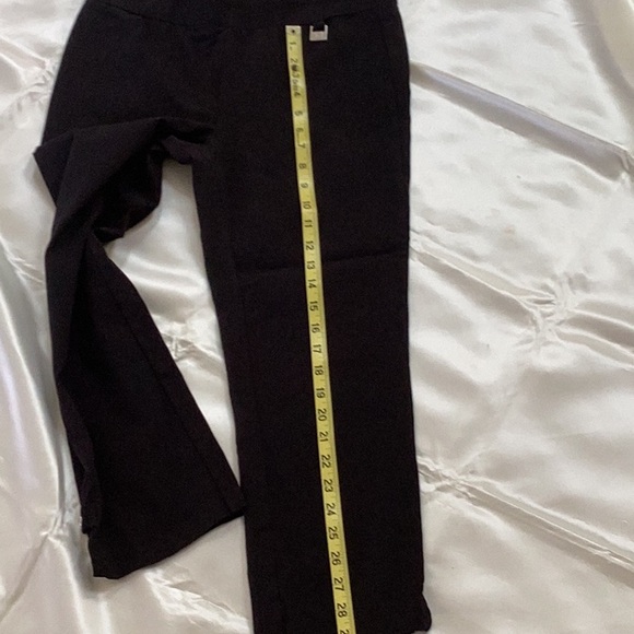 Rafaella pull on Capris - Picture 8 of 11